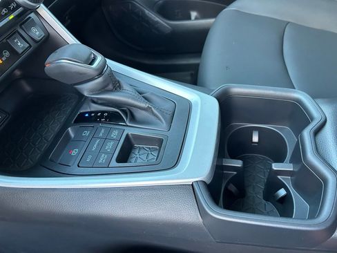 Used 2025 Toyota RAV4 XLE Premium image 22