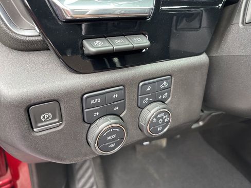Used 2024 Chevrolet Silverado 2500 High Country w/ High Country Premium Package AWD/4WD image 17