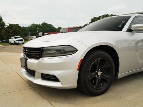 Used 2020 Dodge Charger SXT w/ Leather Interior Group RWD image 18