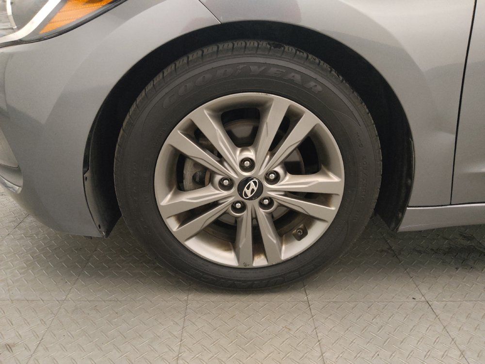 Used 2018 Hyundai Elantra SEL FWD image 31
