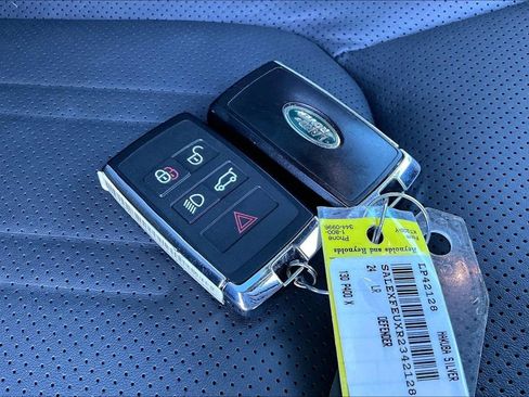 Certified 2024 Land Rover Defender 130 X image 34