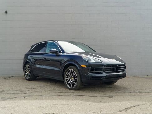 Certified 2023 Porsche Cayenne AWD/4WD image 9