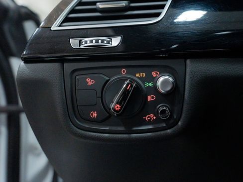 Used 2015 Audi A8 L TDI w/ Premium Package image 32