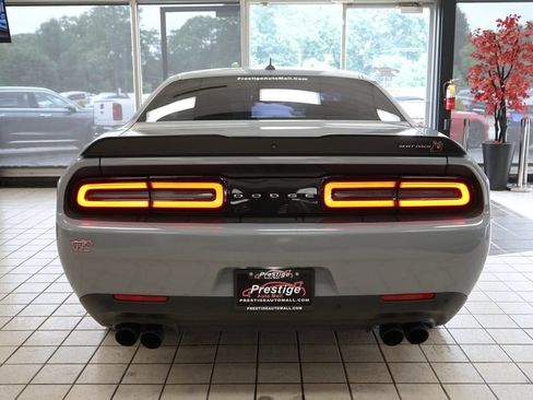 Used 2022 Dodge Challenger R/T Scat Pack RWD image 19