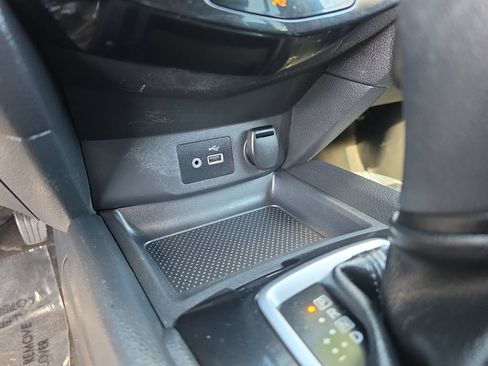 Used 2020 Nissan Rogue SV AWD/4WD image 16