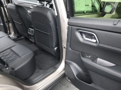 New 2026 Nissan Rogue Platinum w/ Platinum Premium Package image 19