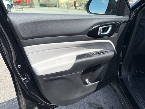 New 2026 Jeep Compass Limited image 18