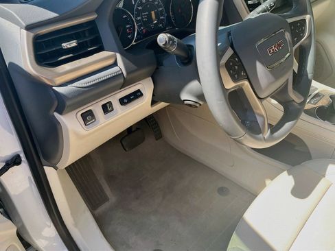 Used 2023 GMC Acadia Denali w/ Trailering Package FWD image 10