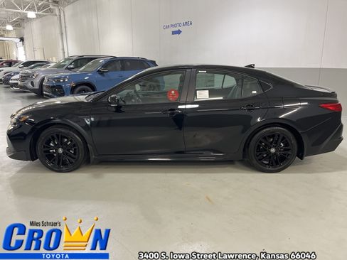 New 2026 Toyota Camry SE FWD image 5