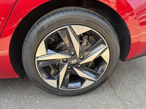 Certified 2023 Hyundai Elantra Limited FWD image 6