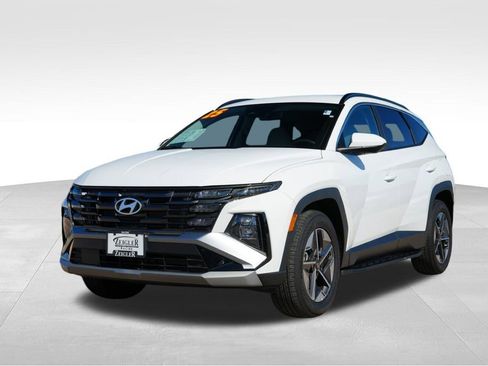 Certified 2025 Hyundai Tucson SEL image 3