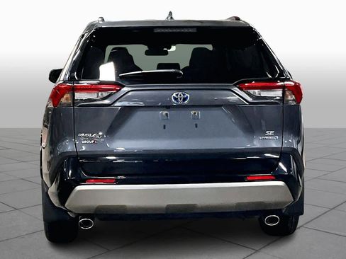 Used 2024 Toyota RAV4 SE image 4