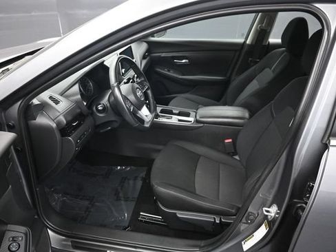 Used 2022 Nissan Sentra SV w/ Trunk Package FWD image 9
