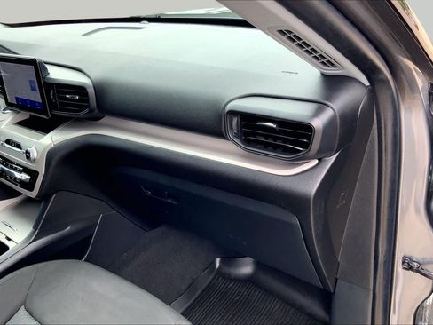 Used 2023 Ford Explorer XLT RWD image 19