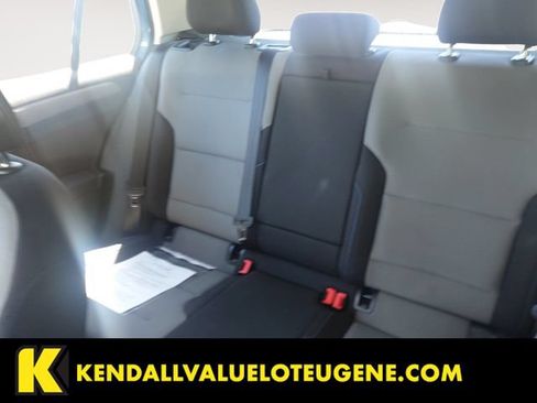 Used 2016 Volkswagen e-Golf SE w/ DC Fast Charging Package FWD image 13