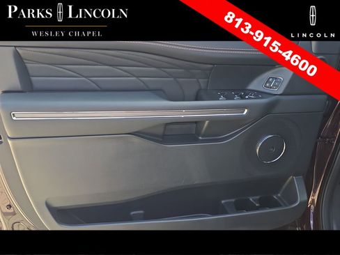 Used 2023 Ford Expedition Platinum AWD/4WD image 17