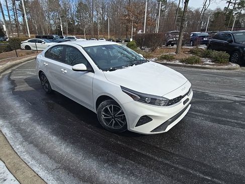 Used 2024 Kia Forte LXS image 12