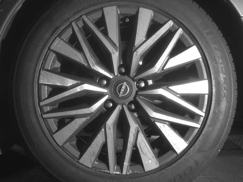 Used 2025 Nissan Altima 2.5 SV FWD image 14