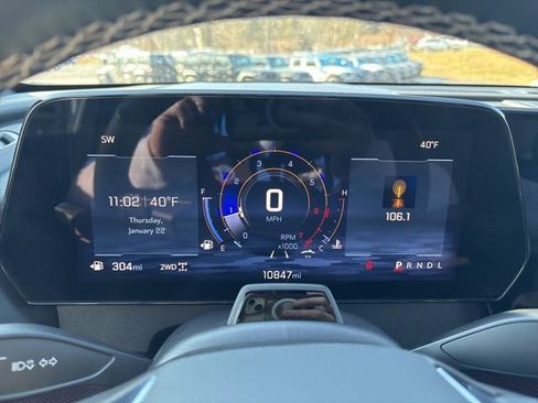 Used 2025 Chevrolet Traverse Z71 w/ Enhanced Driving Package image 11