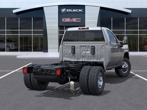 New 2026 GMC Sierra 3500 SLE w/ SLE Convenience Package AWD/4WD image 4
