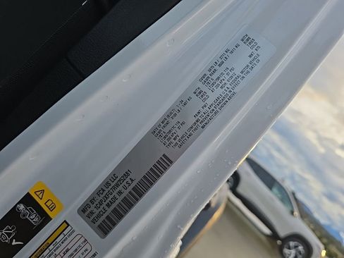 Used 2024 Jeep Wrangler Unlimited Rubicon image 34