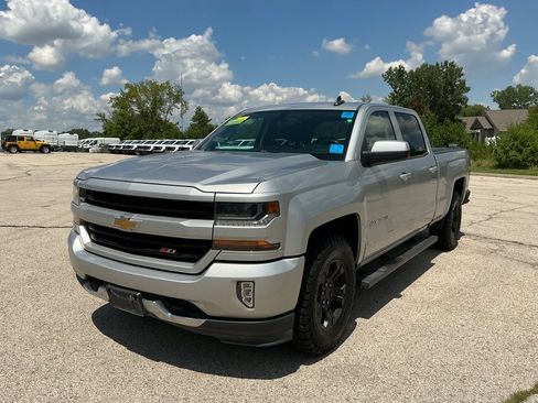 Used 2018 Chevrolet Silverado 1500 LT w/ All Star Edition AWD/4WD image 2