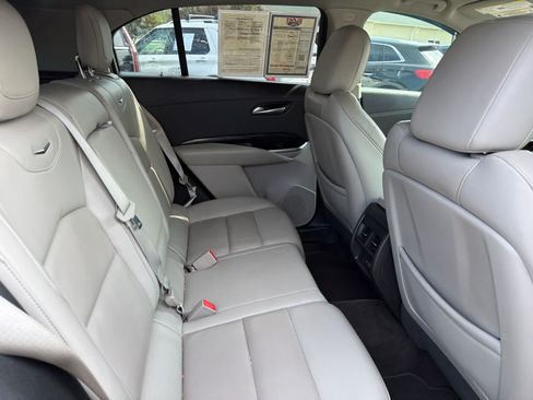 Used 2021 Cadillac XT4 Premium Luxury FWD image 10
