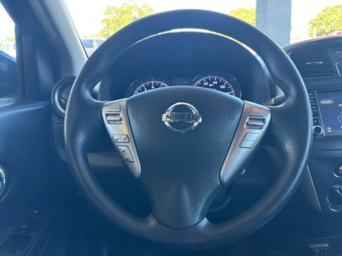 Used 2019 Nissan Versa SV image 10