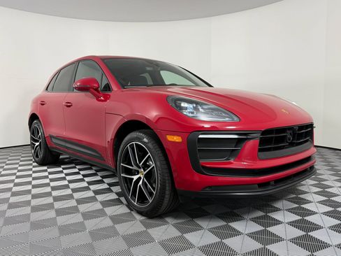 Certified 2023 Porsche Macan AWD/4WD image 7