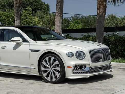 Used 2023 Bentley Flying Spur V8 AWD/4WD image 11