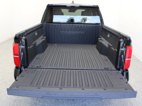 Used 2026 Toyota Tacoma SR5 AWD/4WD image 31