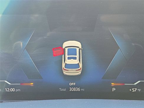 Certified 2023 BMW X7 xDrive40i w/ Premium Package image 26