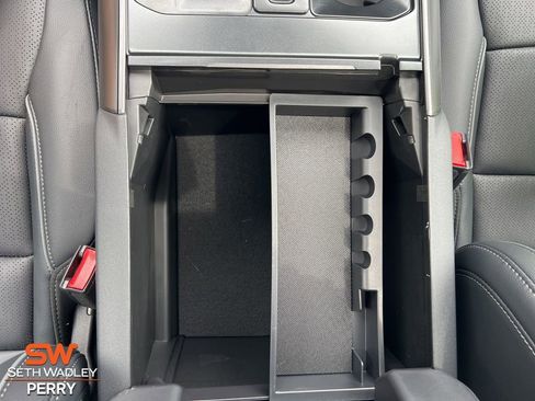 New 2025 Ford F150 Lariat w/ Equipment Group 502A High image 28