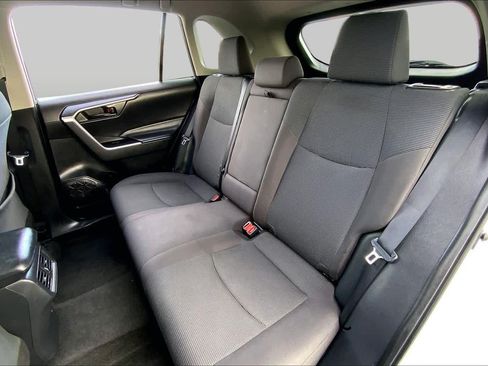 Used 2022 Toyota RAV4 LE FWD image 20