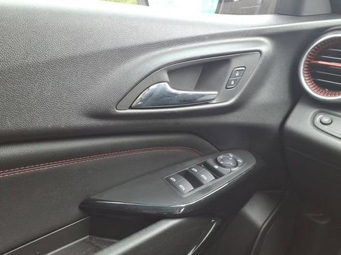 Used 2025 Chevrolet Trax RS w/ Driver Confidence Package FWD image 13