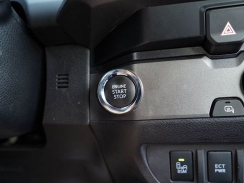 Used 2022 Toyota Tacoma TRD Off-Road w/ Technology Package image 25