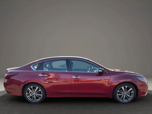 Used 2018 Nissan Altima 2.5 SR w/ SR Special Edition image 4