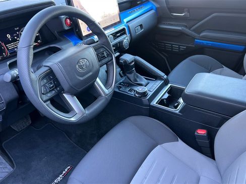 Certified 2025 Toyota Tacoma TRD Off-Road image 13