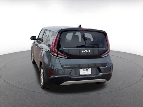 Used 2025 Kia Soul LX w/ LX Technology Package FWD image 14