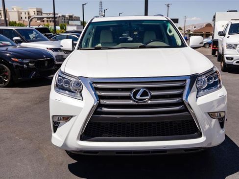 Used 2017 Lexus GX 460 Luxury AWD/4WD image 3