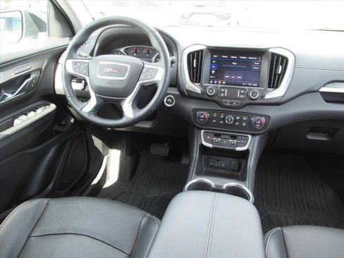 Used 2023 GMC Terrain SLT w/ Elevation Edition image 13
