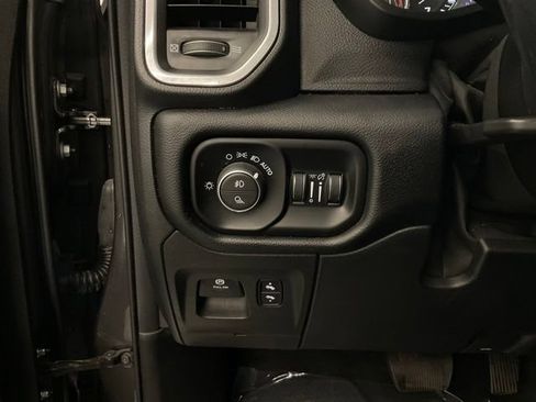 Used 2022 RAM 1500 Laramie AWD/4WD image 14