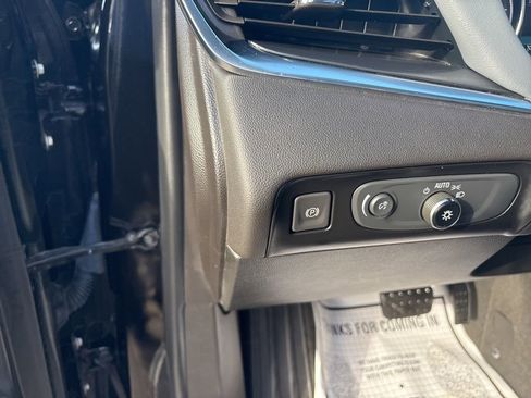 Used 2018 Buick Enclave Premium w/ Experience Buick Package image 12