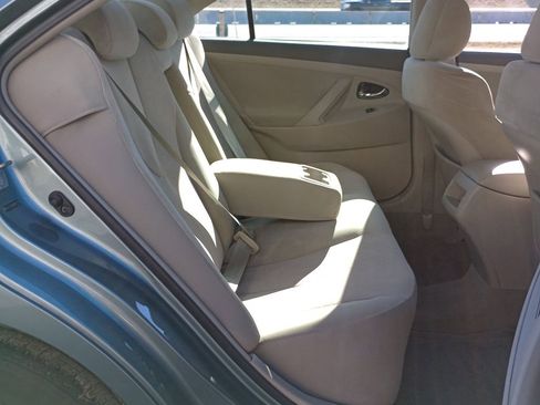 Used 2010 Toyota Camry image 19