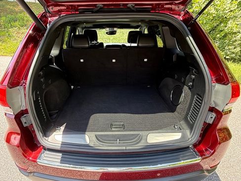 Used 2019 Jeep Grand Cherokee Limited AWD/4WD image 16