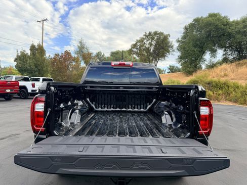 New 2026 GMC Canyon Elevation w/ Convenience Package image 7