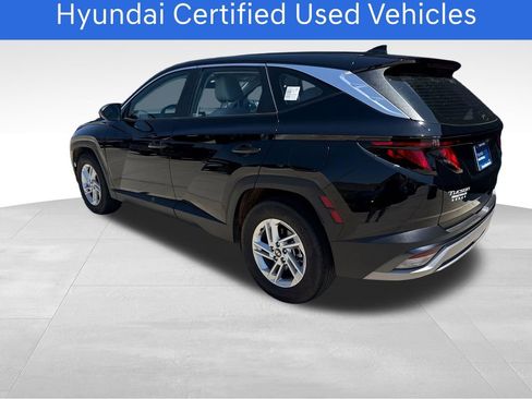 Used 2025 Hyundai Tucson SE FWD image 3