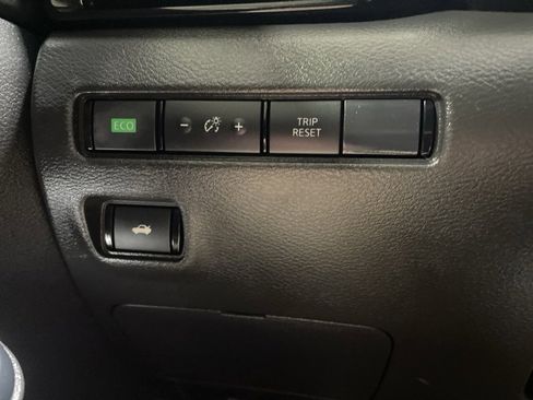 Used 2024 Nissan Sentra SR w/ SR Premium Package image 22