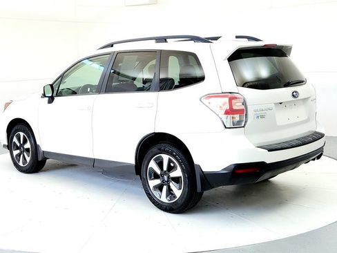 Used 2017 Subaru Forester 2.5i Premium AWD/4WD image 4