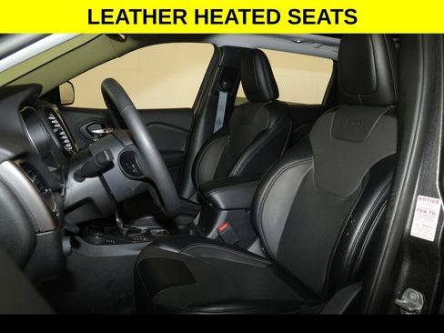 Used 2022 Jeep Cherokee Latitude Lux w/ Sun & Sound Group AWD/4WD image 4